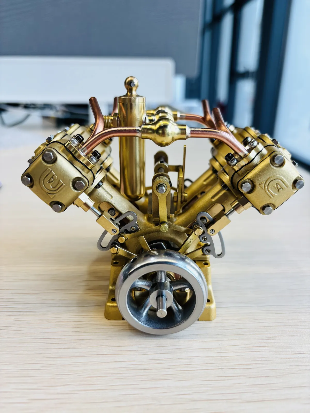 V4 model steam engine — view 1