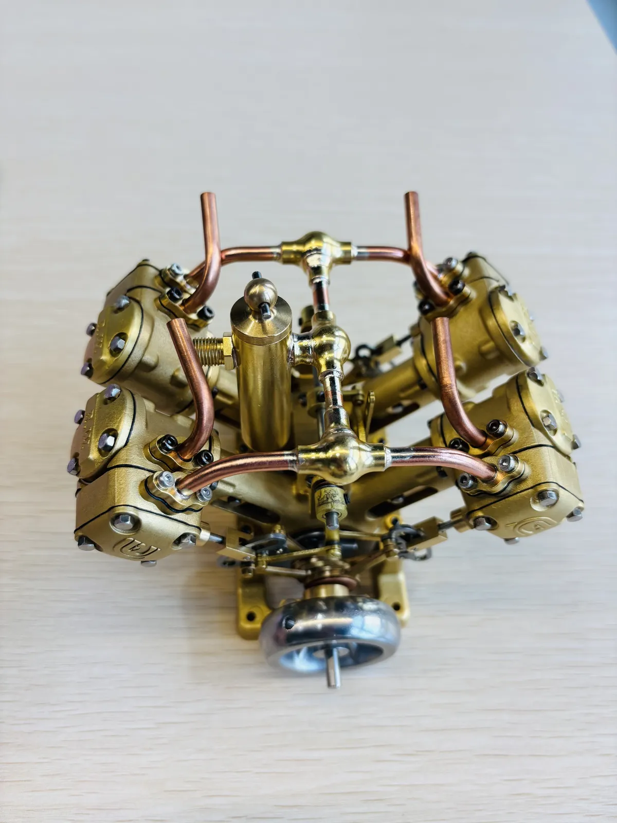 V4 model steam engine — view 3
